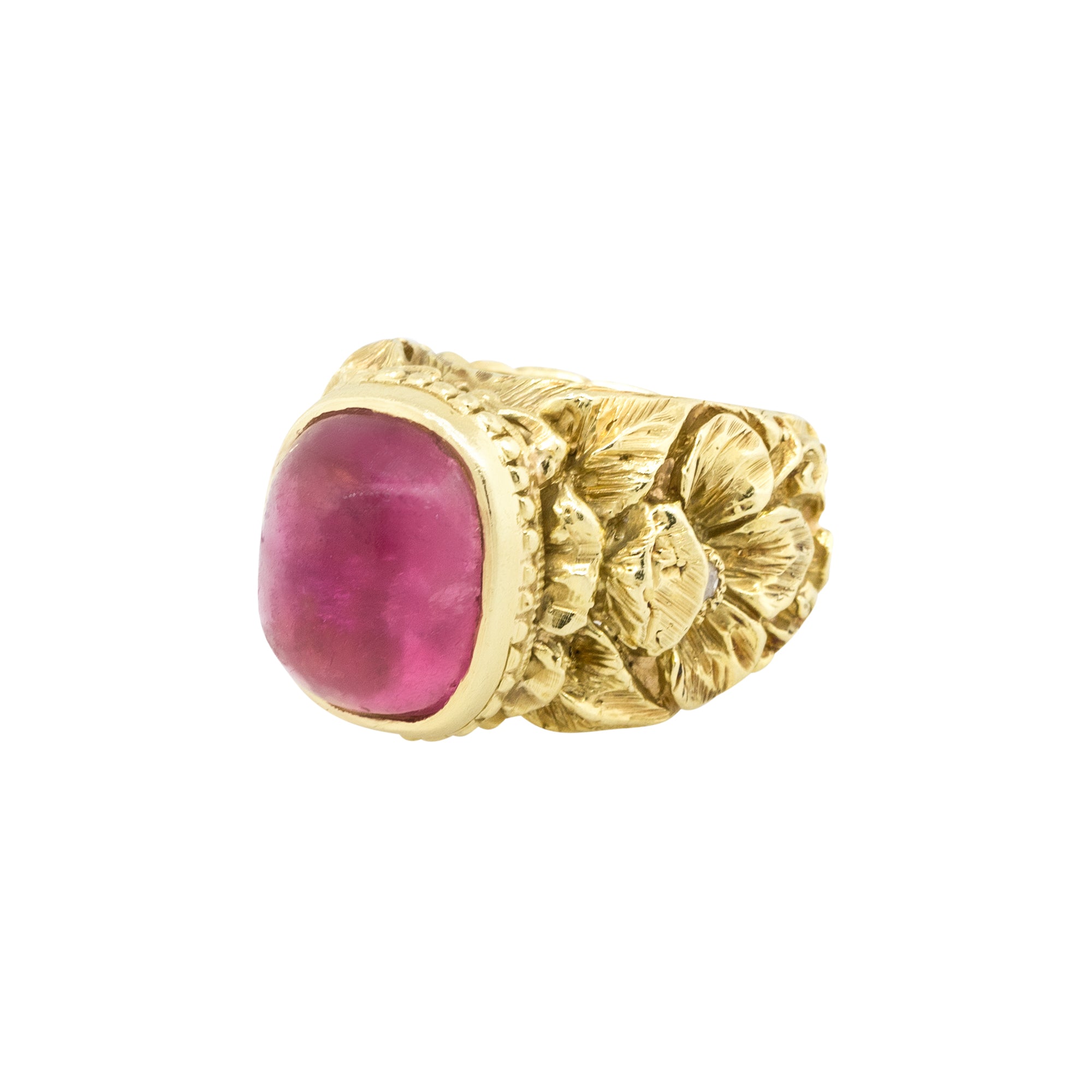 18k Yellow Gold Engraved Flower Pattern Ring With Oval Cut Tourmaline