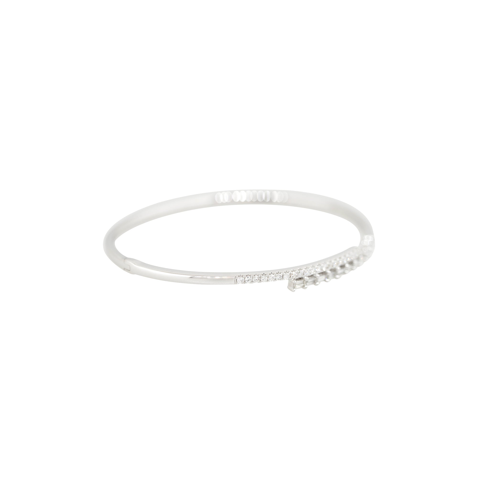 18k White Gold 0.70ctw Round and Baguette Cut Diamond Cuff Bangle