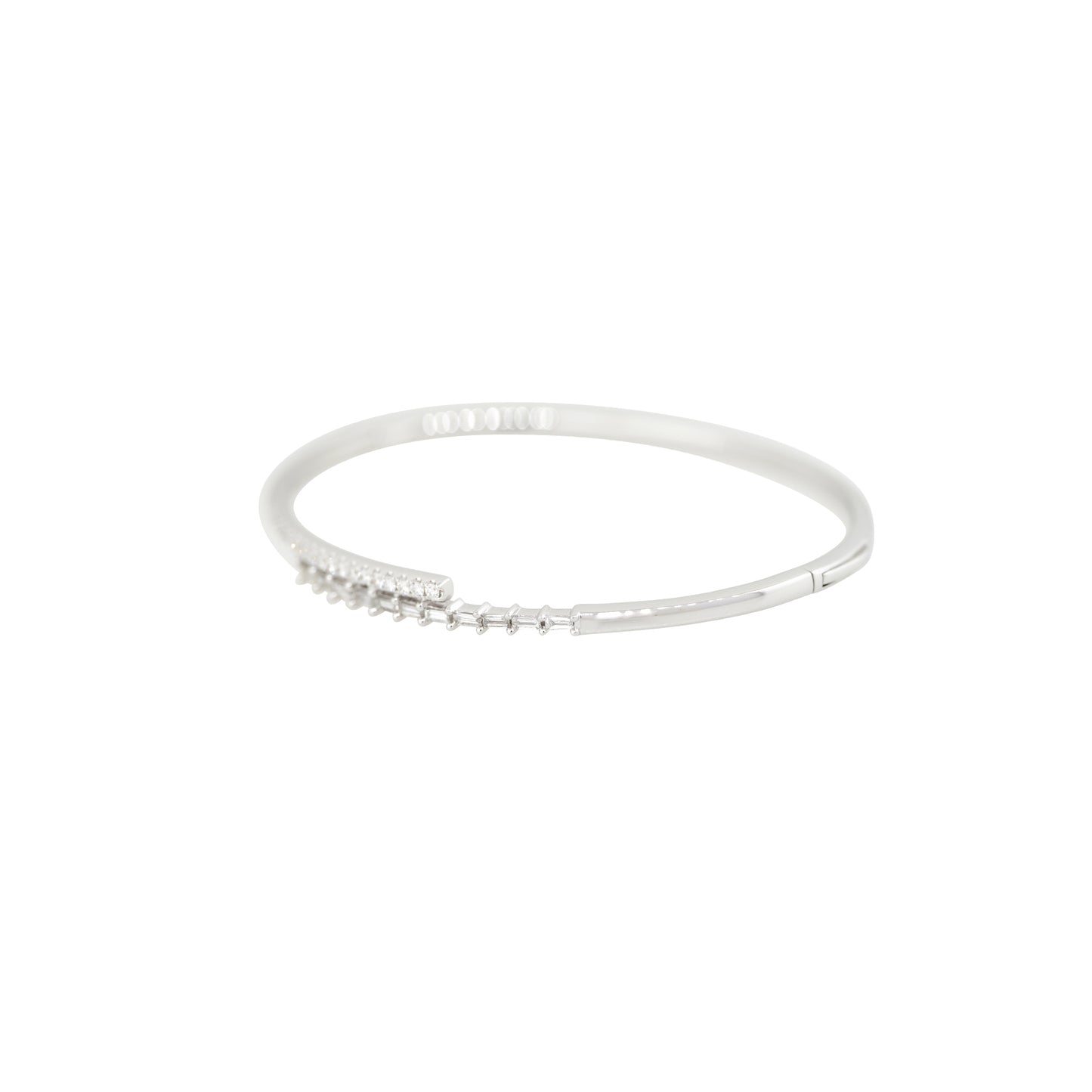18k White Gold 0.70ctw Round and Baguette Cut Diamond Cuff Bangle