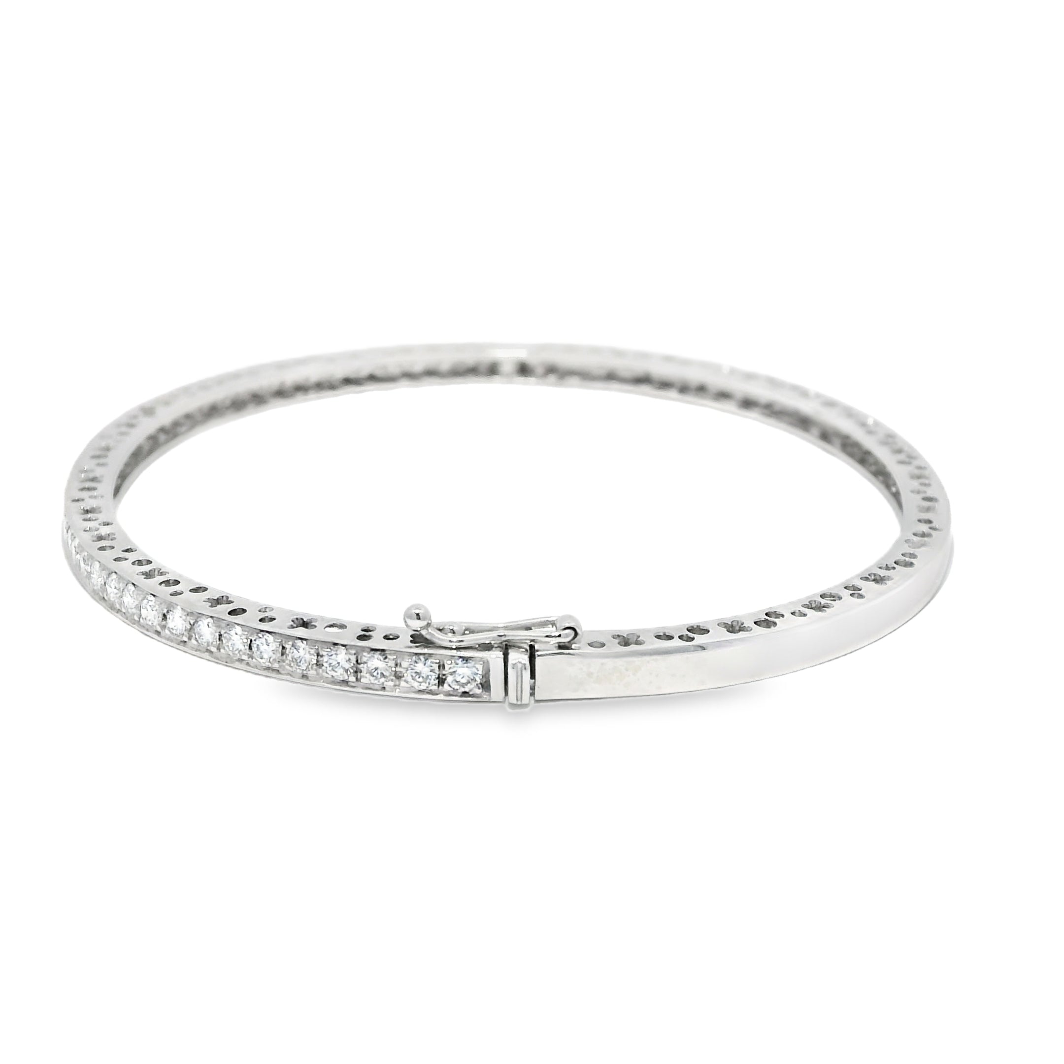 18k White Gold Natural 1.45 Carat Diamond Bangle Bracelet