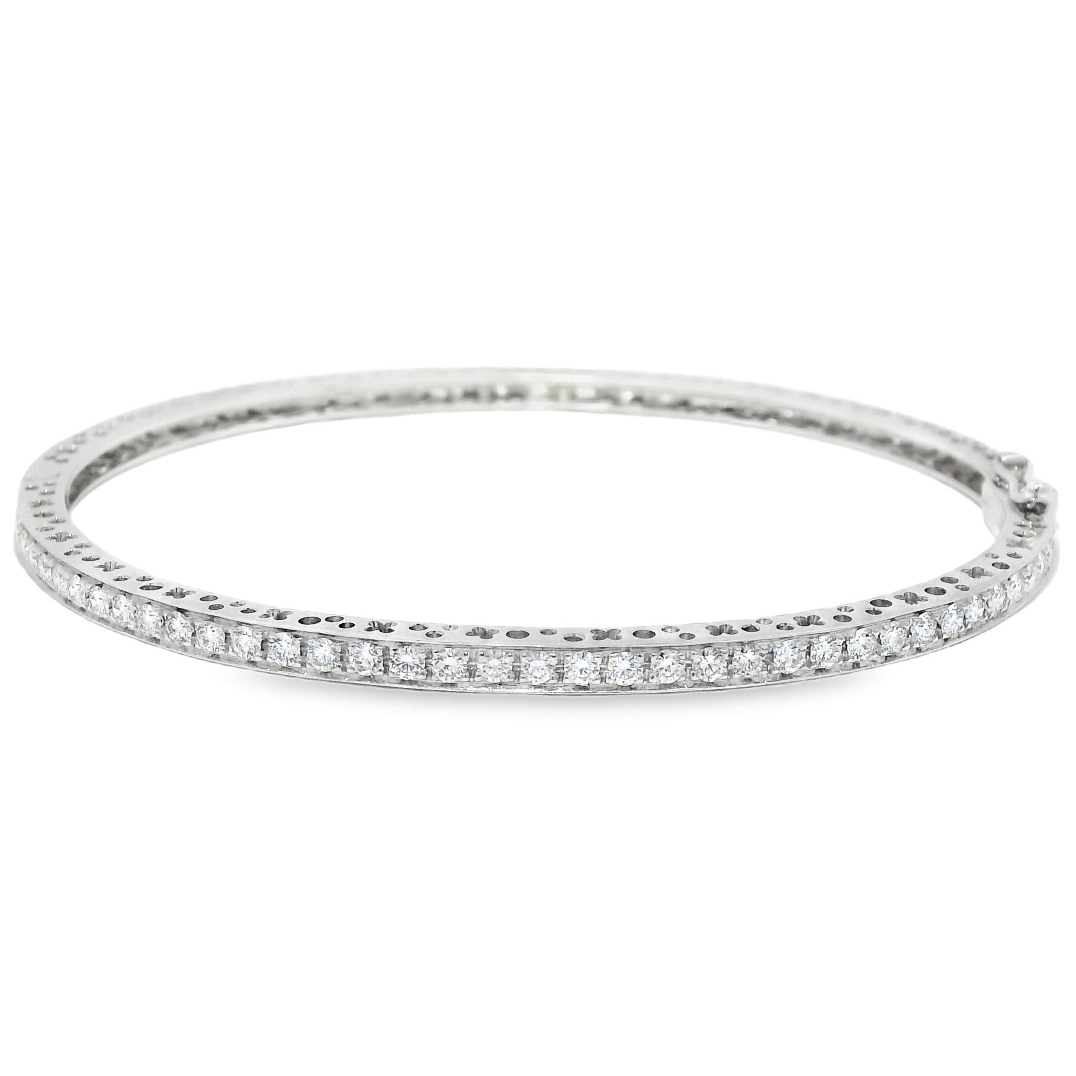 18k White Gold Natural 1.45 Carat Diamond Bangle Bracelet