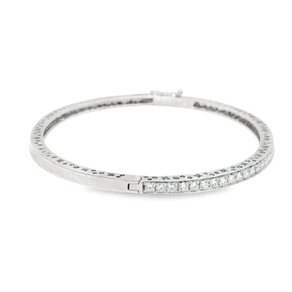 18k White Gold Natural 1.45 Carat Diamond Bangle Bracelet