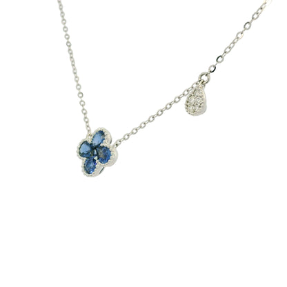 18k White Gold Natural Sapphire Flower Pendant Necklace