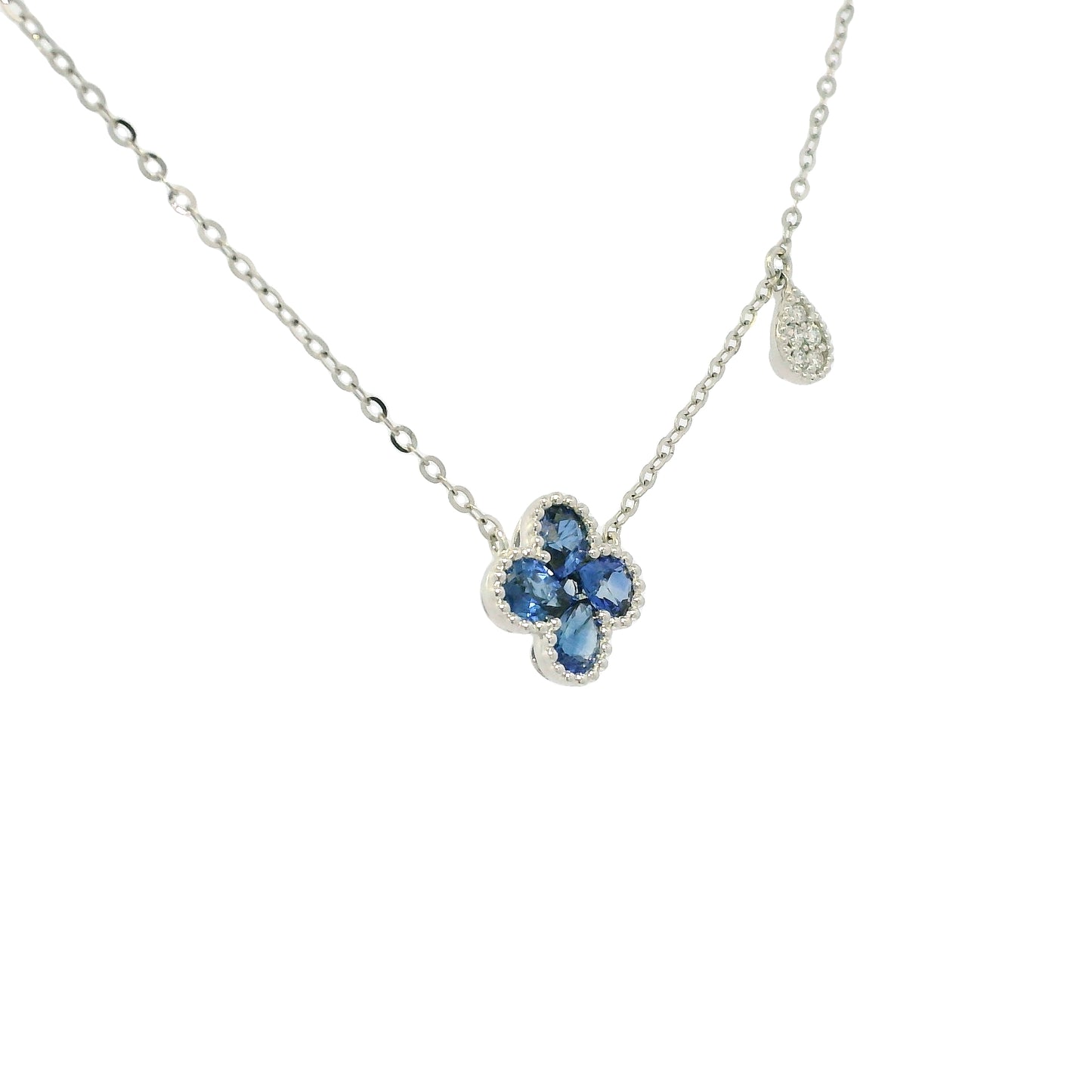 18k White Gold Natural Sapphire Flower Pendant Necklace