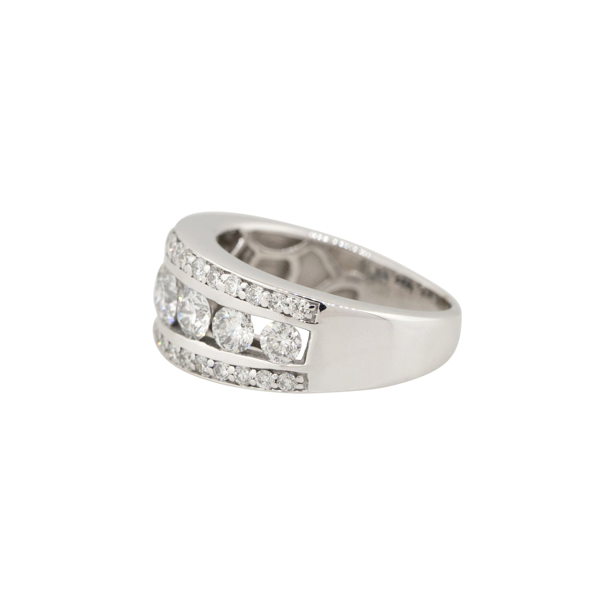 14k White Gold 1.5ctw Round Brilliant Diamond 3 Row Graduated Band