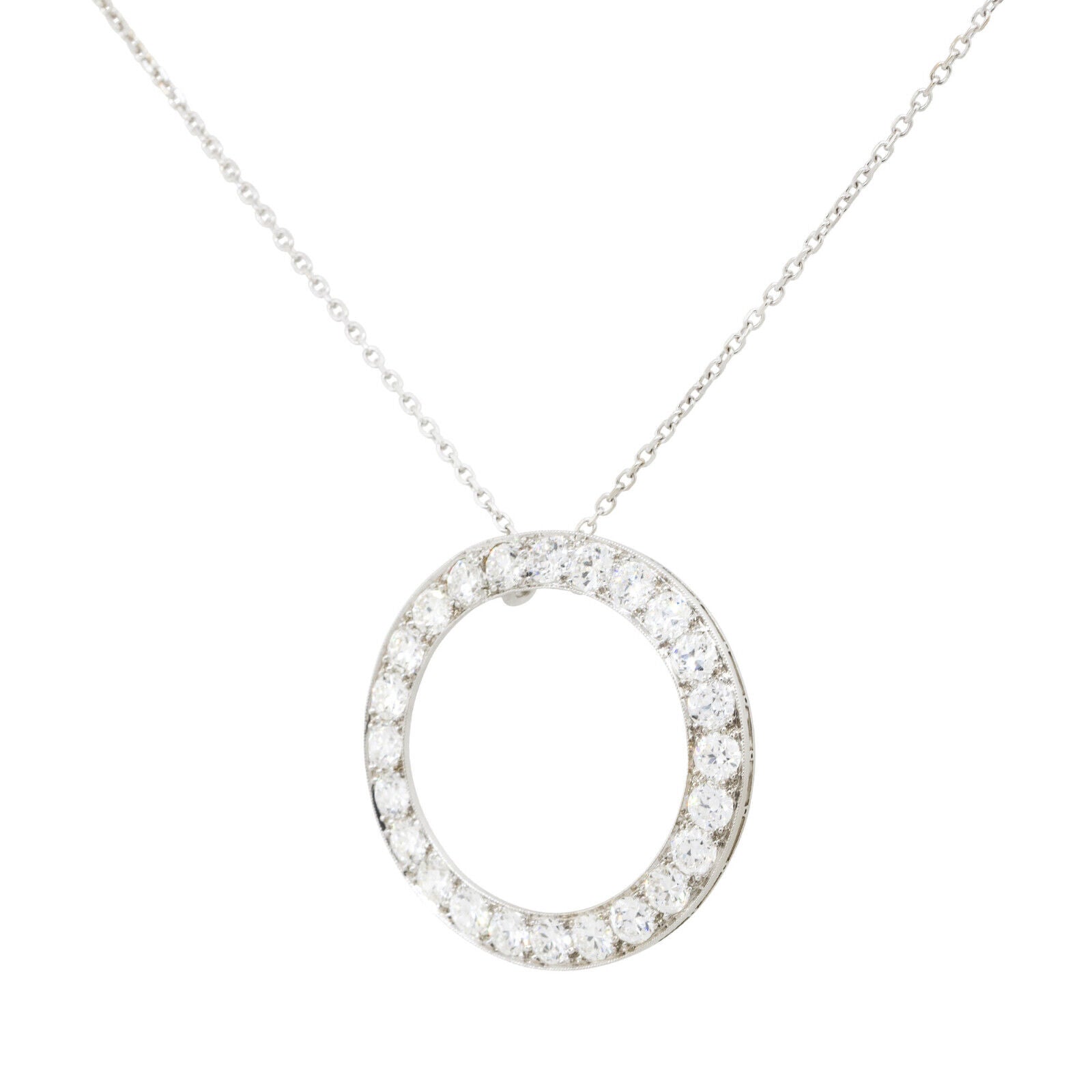 14k White Gold 2.4ctw Diamond Circle Pendant On Chain